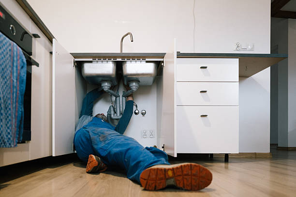 Professional Plumbing technician working in Arlington Heights, IL